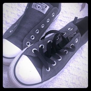 Converse chuck Taylor’s men 6 women 8